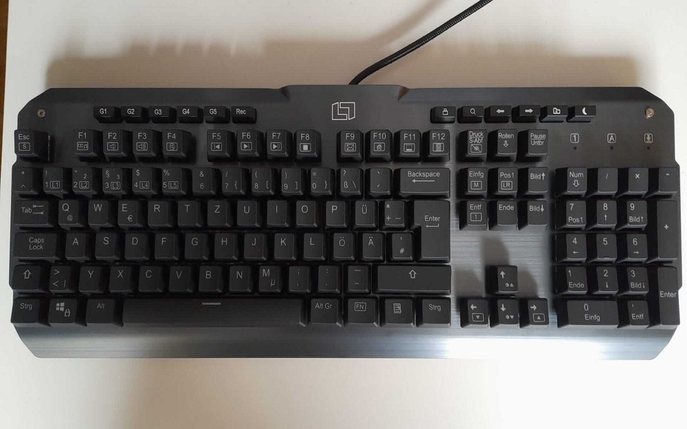 Die Lioncast LK300 Tastatur unmittelbar vor ihrem Ersteinsatz.
